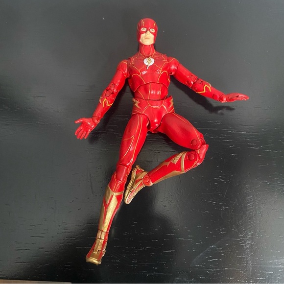 DC COMICS - The Flash Movie - Flash Action Figure McFarlane - Picture 9 of 12